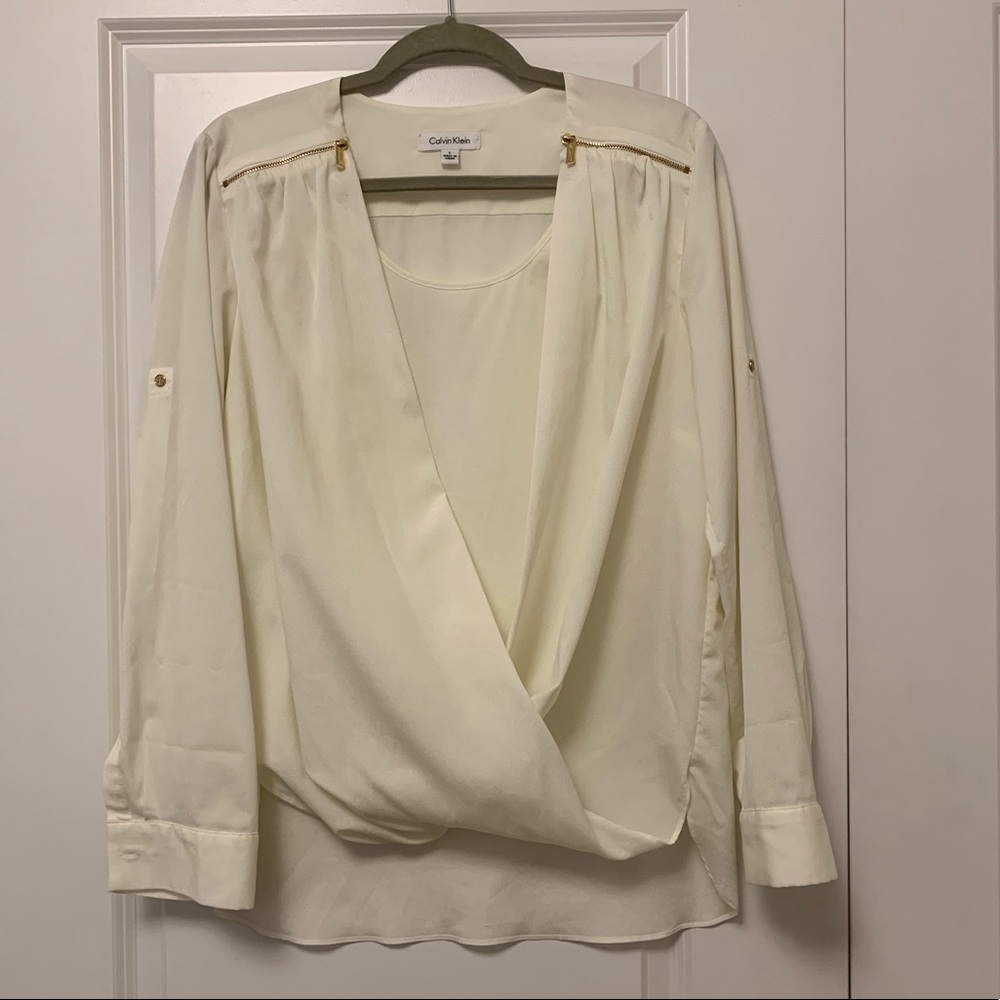CALVIN KLEIN off white blouse 🚺